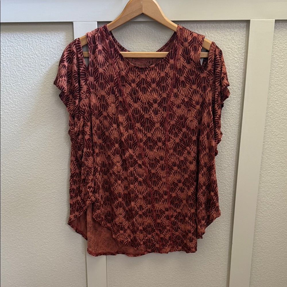 Women's Red Patterned Top